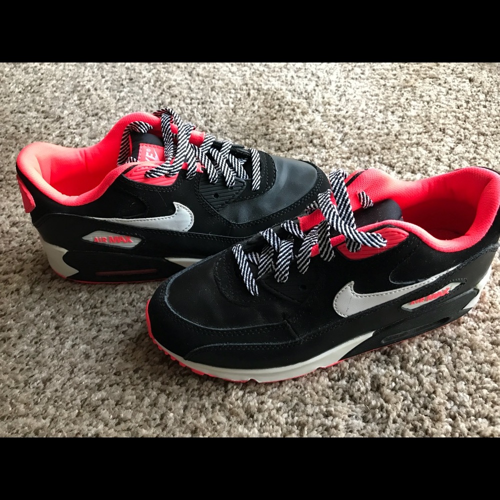 NIKE AIR MAX 90s